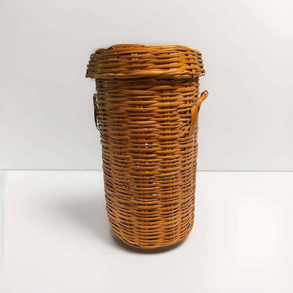 Vintage Woven Wicker Basket Hamper w/ Lid Handles Rustic Farmhouse Decor 22”